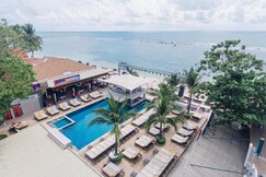 Ark Bar Beach Resort