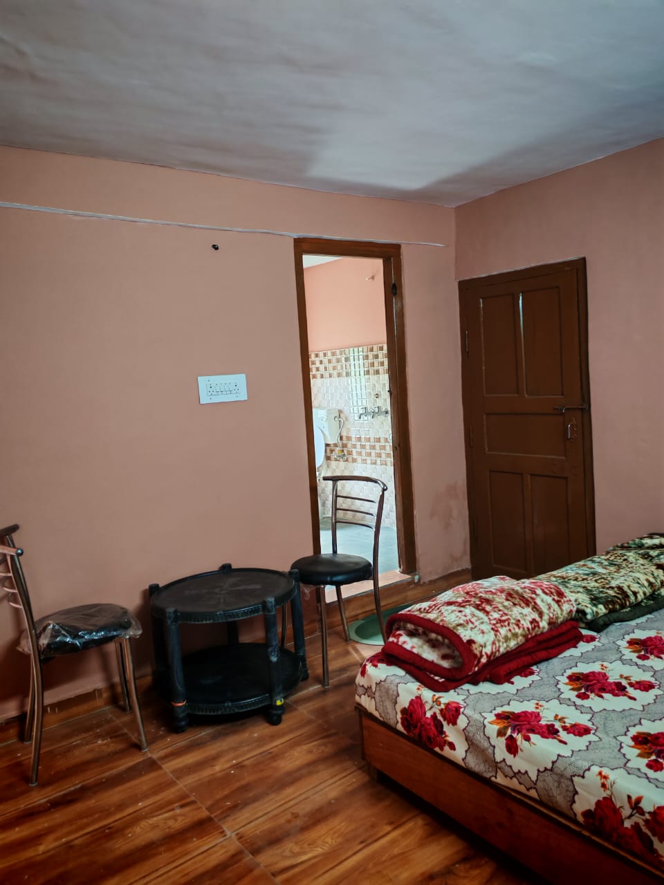 Holasay Homestay - Tap to explore photos