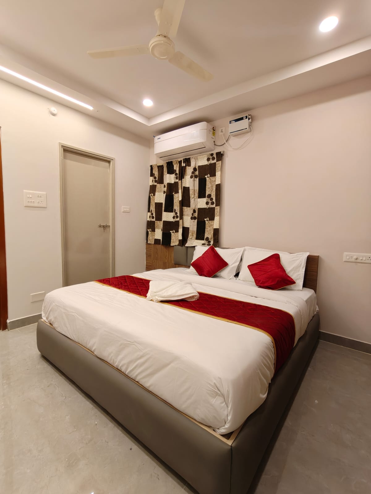 KVP HOMESTAY - Tap to explore photos