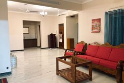 GOOD STAY Nungambakkam Near to Apollo & Sankara Nethra Hospital