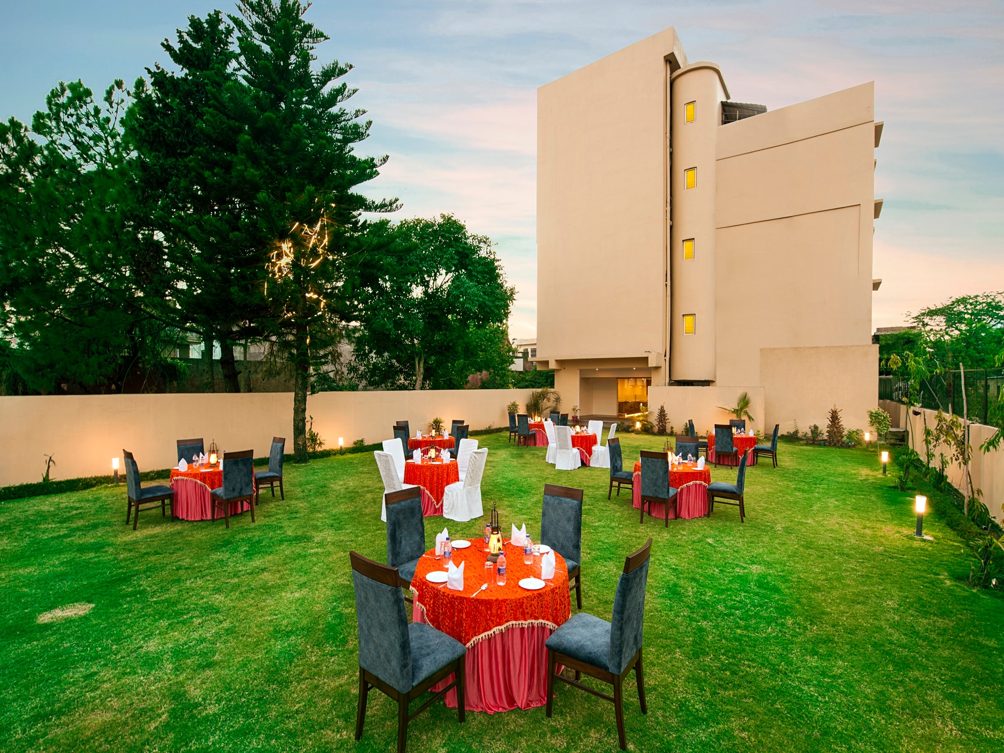 Clarks Inn Suites Katra - Tap to explore photos