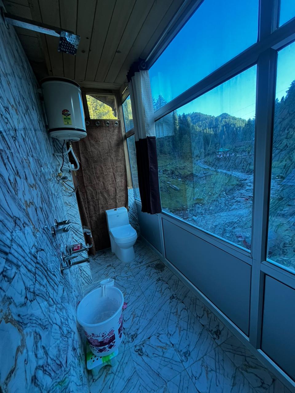 Alpine Homestay Gadagusain - Tap to explore photos