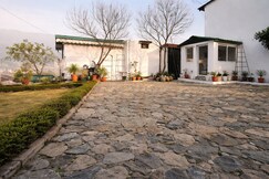 Aesquire Homestay, Naukuchiatal