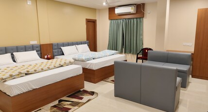 Hotel Cosy Inn Room Type - Luxury Ac (Quad Room)