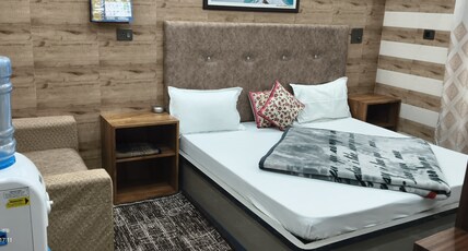 Hotel Qasmi Lodge Room Type - Double Bed Room Delux with Private Bathroom