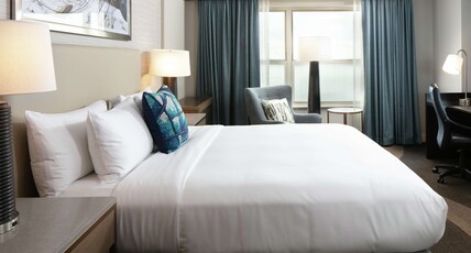 Hilton Madison Monona Terrace Room Type - 1 KING EXECUTIVE