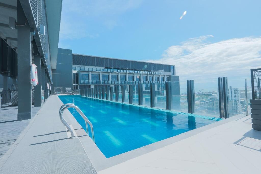 Bai Hotel Cebu - Tap to explore photos