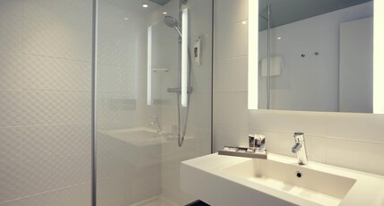 Mercure Orange Centre Room Type - Classic Room with twin beds