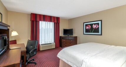 Hampton Inn Richmond Airport Room Type - 1 KING BED NONSMOKING
