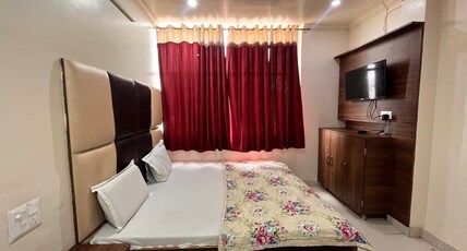 HOTEL RISE Room Type - Executive Ac Room