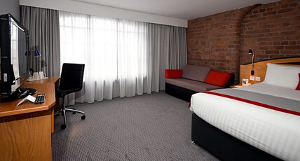 Holiday Inn Express Albert Dock Room Type - 1 Double Standard Sofa Bed with Free Hot Breakfast Holiday Inn Express Albert Dock Room Type - 1 Double Standard Sofa Bed with Free Hot Breakfast