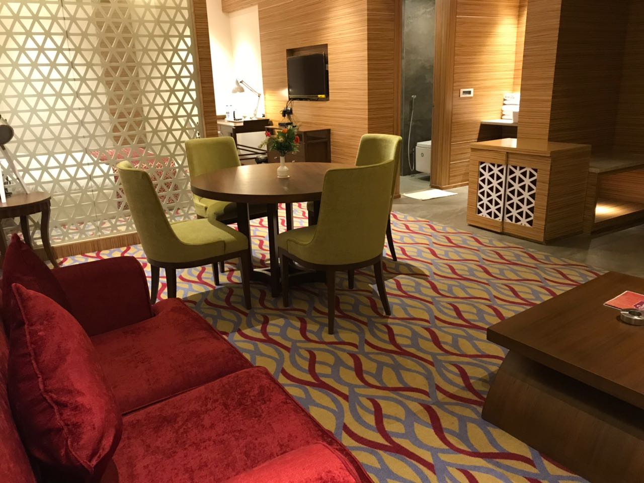 Hotel Landmark - Tap to explore photos