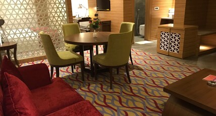 Hotel Landmark Room Type - suite (With Pool Access)