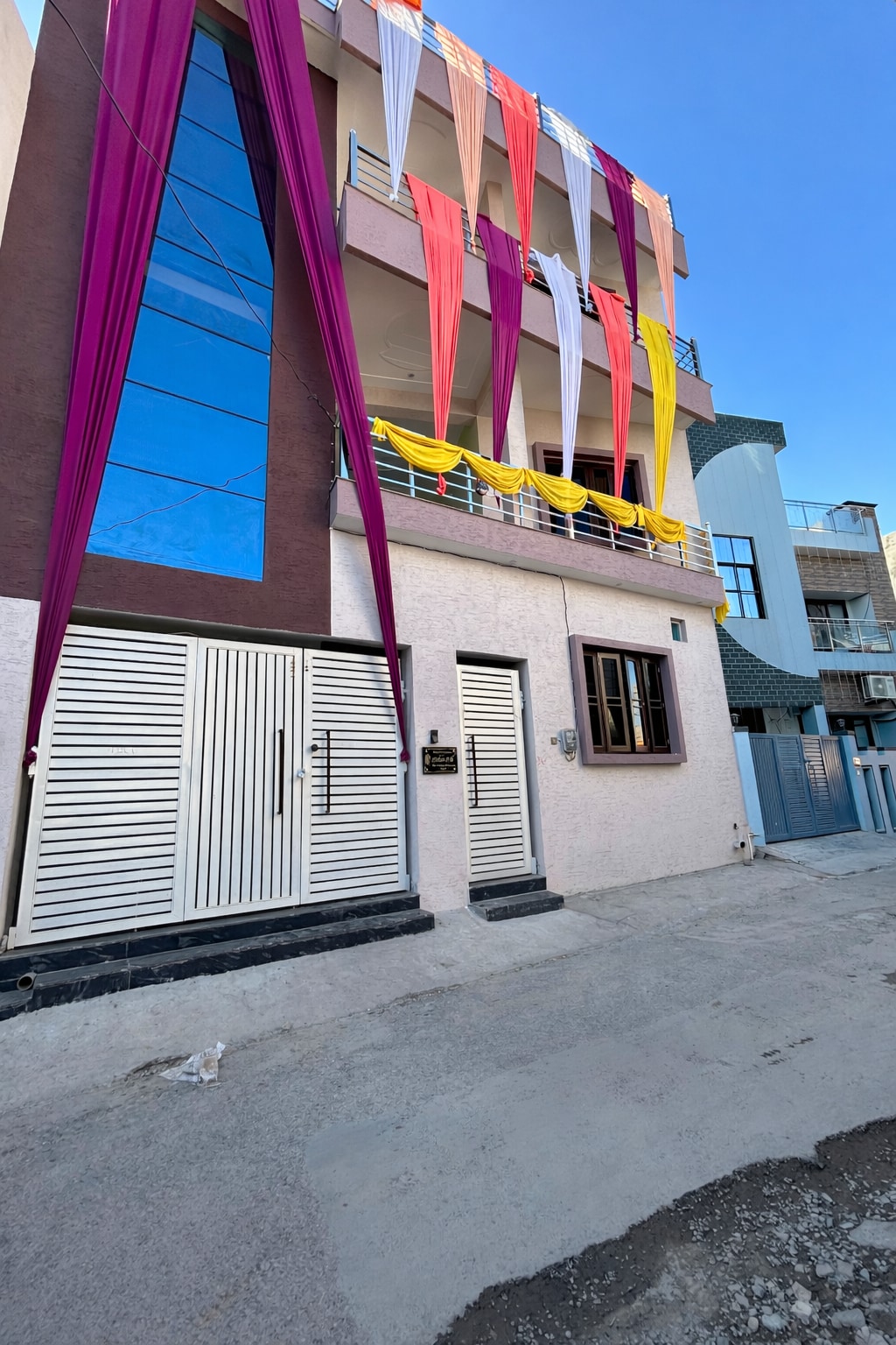 Jaiswal Guest House - Tap to explore photos