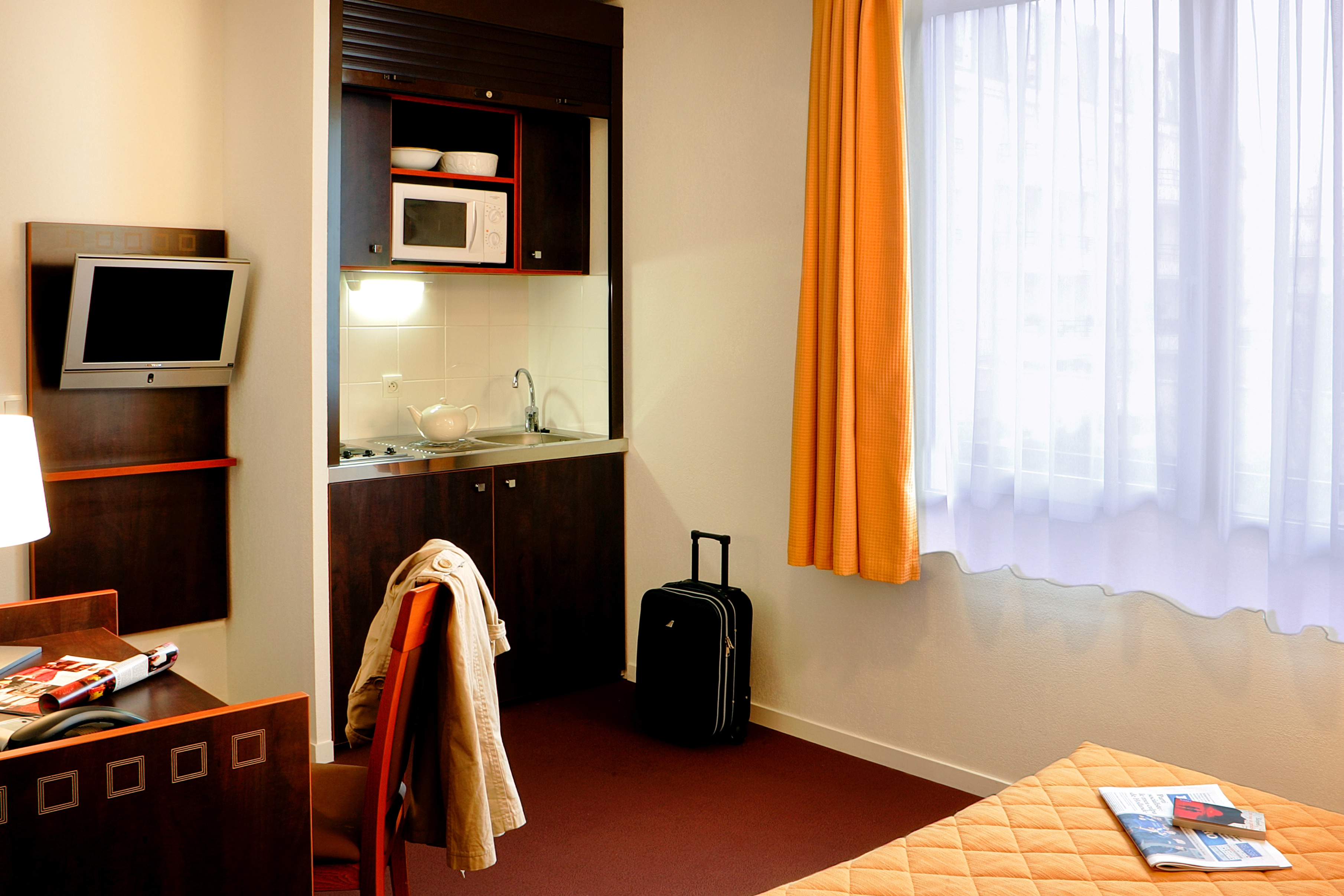 Aparthotel Adagio Access Paris Porte de Charenton - Tap to explore photos