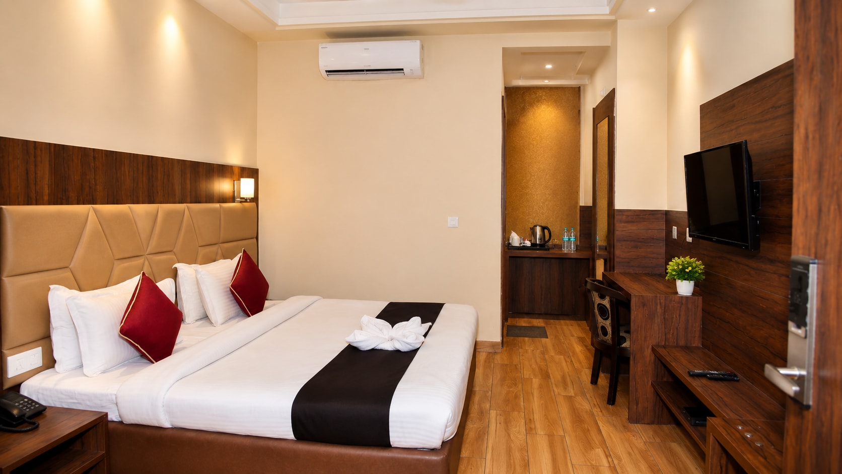 Hotel Bhagyaraj Palace Business Hotel - Tap to explore photos