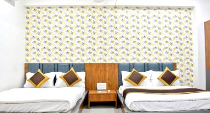 Hotel White House Room Type - super deluxe room