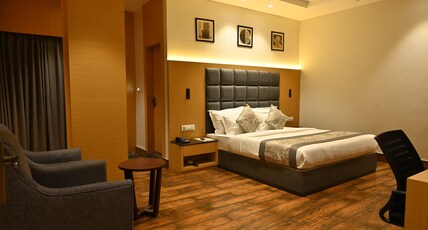 THE ROYAL RESIDENCY Room Type - Suite Room With City View