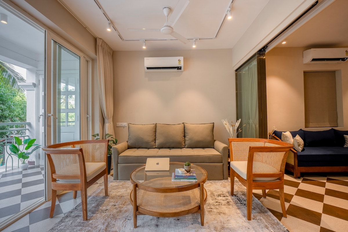 Staymaster Solintra Serviced Apartment Pool - Tap to explore photos