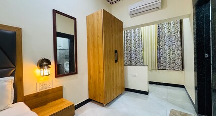 Airport Jai Hari Vilas Hotel Near Umaid Bhawan Palace Room Type - Super Deluxe