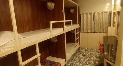 Scholars Motel Dormitory near Esplanade Room Type - Bunk Bed In 6-Bed Male Non-AC Dormitory Room