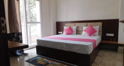 Hotel Glory Ganga Room Type - Deluxe room