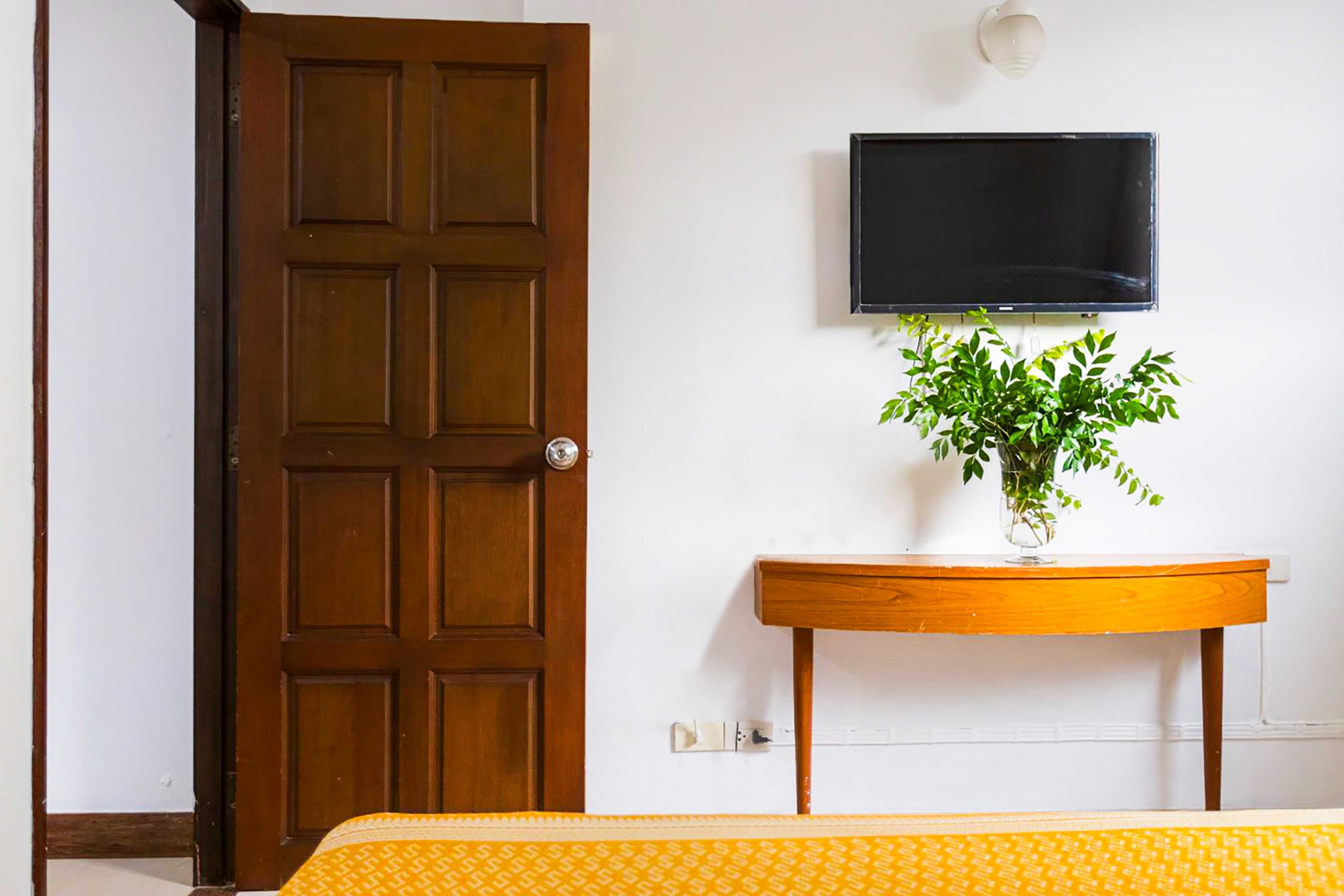 Collection O Howard Square Boutique Hotel - Tap to explore photos