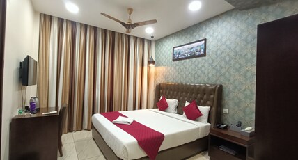 New Akshay Grand Room Type - Deluxe Room