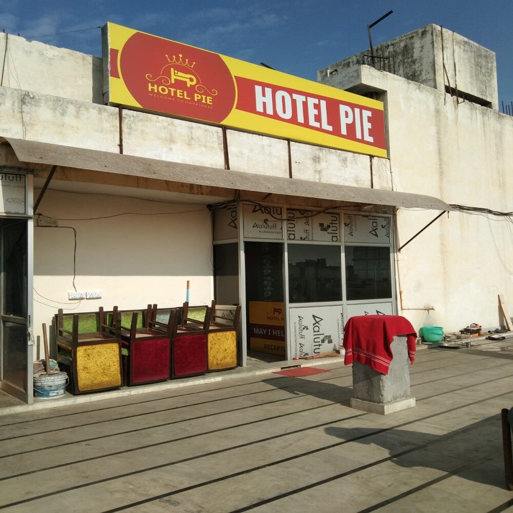 Hotel Pie - Tap to explore photos