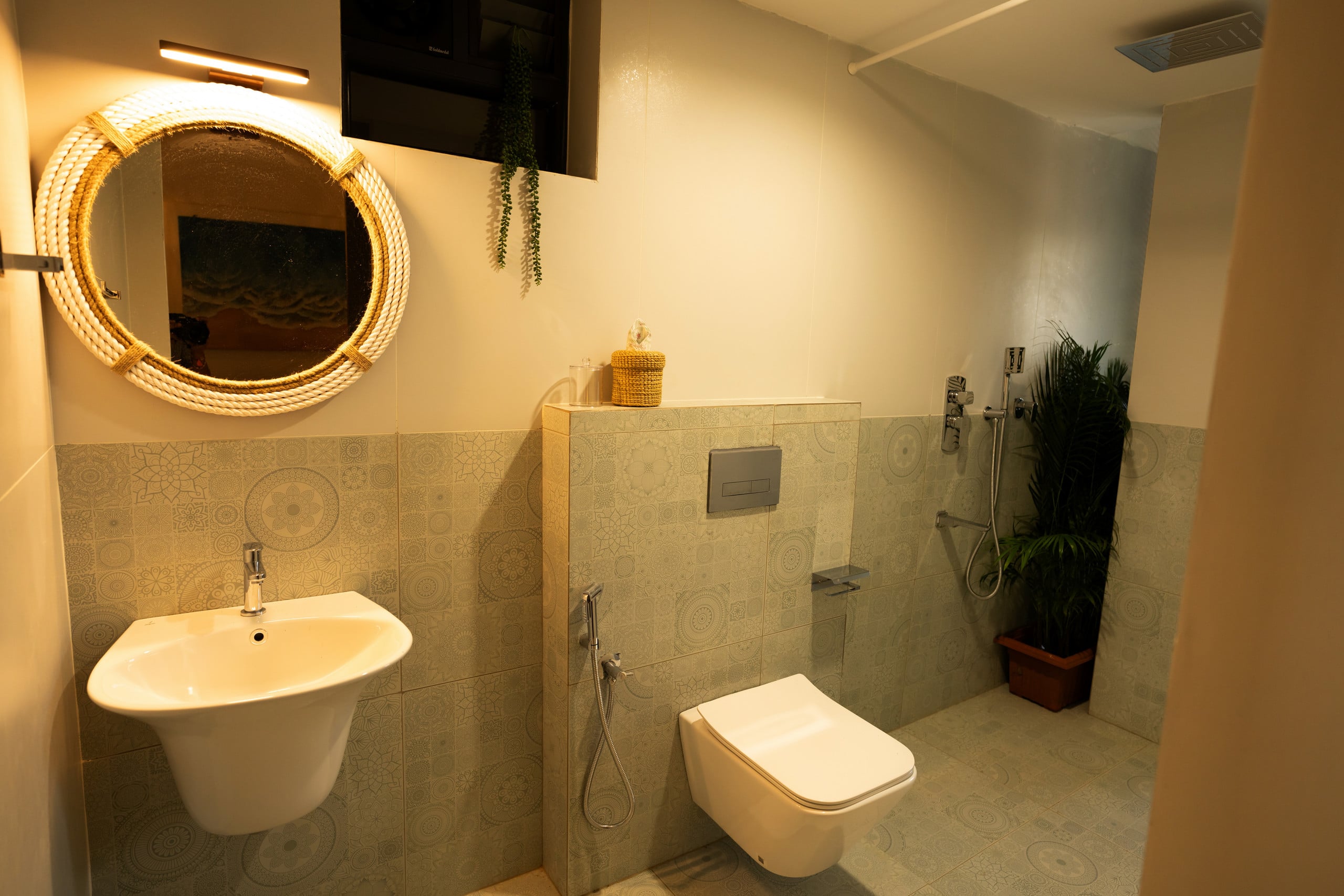 Sunrise Room Villa Vara Beach Stays With Pool - Tap to explore photos
