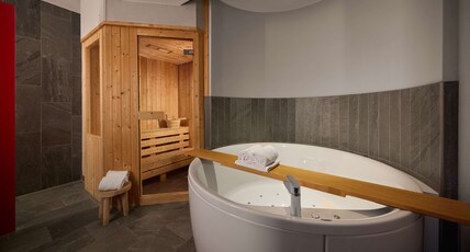 Haven Hotel Rotterdam, Curio Collection by Hilton Room Type - KG 1 BEDRM SUITE HARBOUR V
