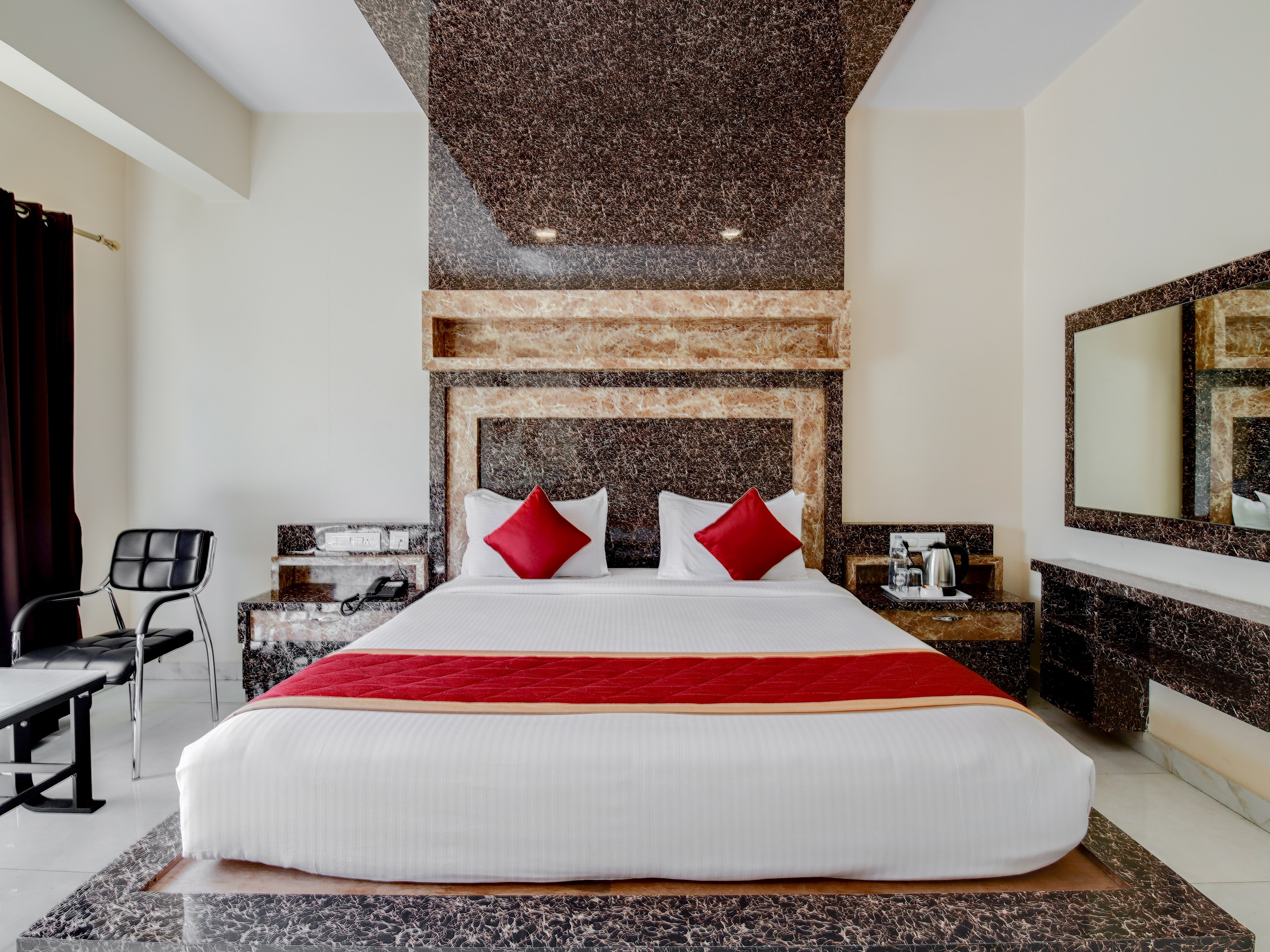 Octave Nest Inn - Tap to explore photos