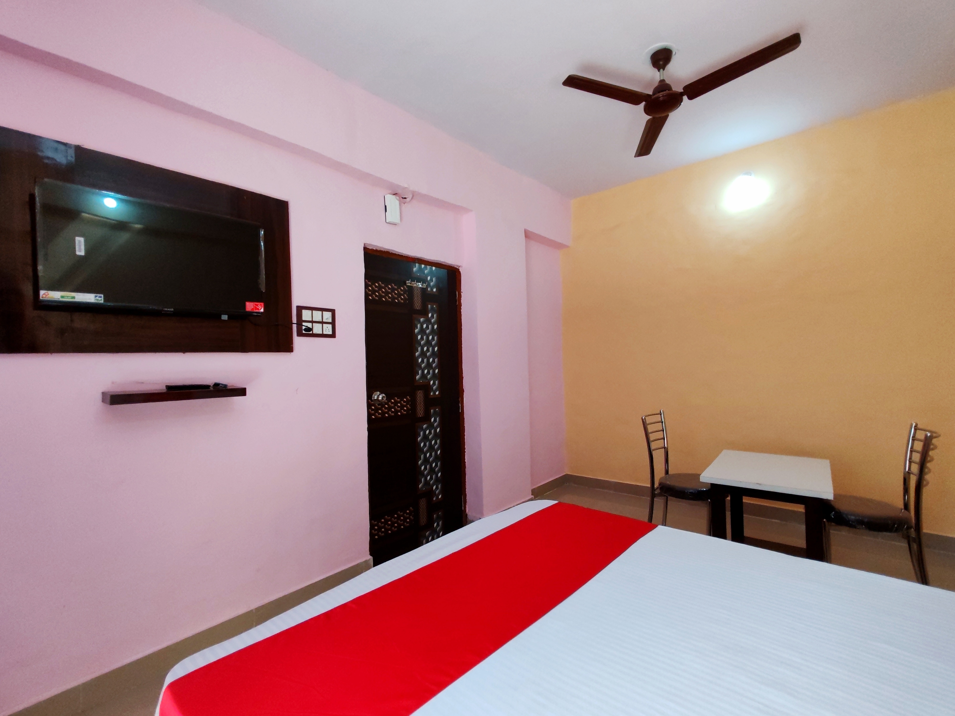 Hotel Pallavi - Tap to explore photos