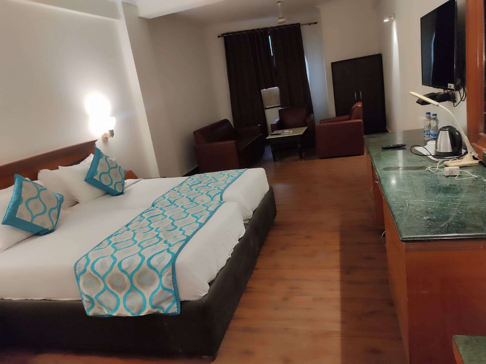 Hotel Pushp Villa - Tap to explore photos
