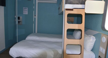 ibis budget Blois Centre Room Type - Standard Room with 2 single beds or 1 double bed and a bunk bed