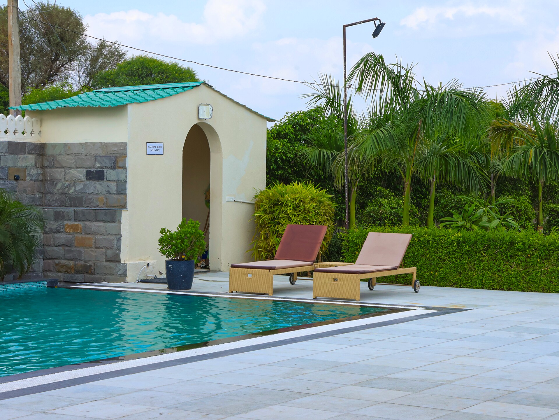 5 BHK Farmhouse with Pool, Billiards and TT Table - Tap to explore photos