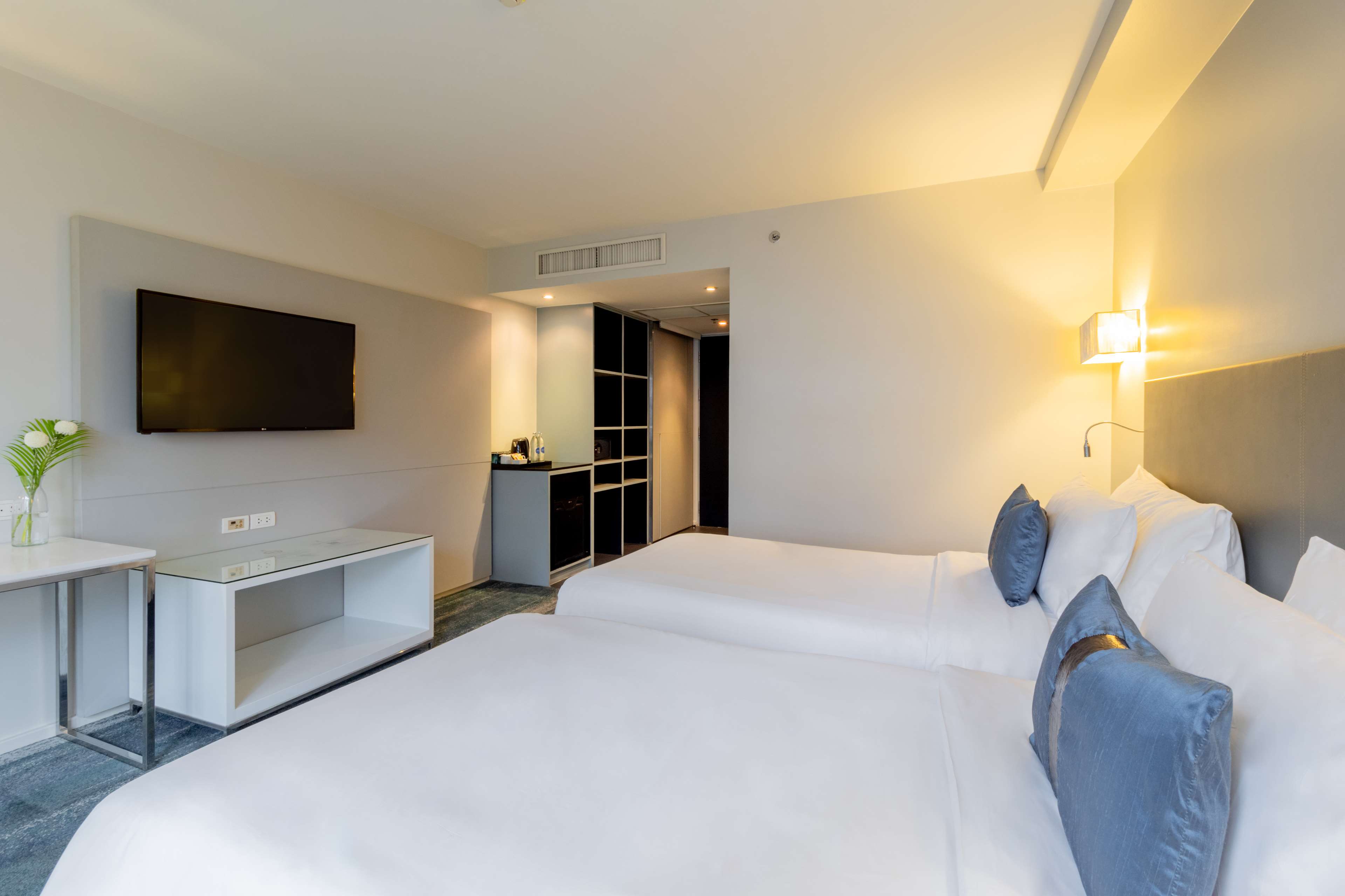 Best Western Sukhumvit 20 - Tap to explore photos
