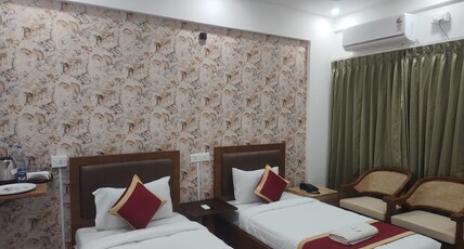 PPH Living Sri Sai Comforts Room Type - Deluxe Twin Room