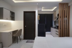 Manhatten Riviera By Black Tie |Studio Apartments