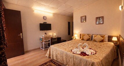 HIMALAYAN COMFORTS Room Type - Premium Cottage