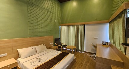 Vivera Highlands Room Type - Club City View with Balcony