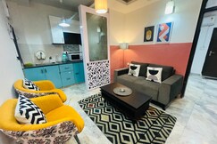 ZzPeach | Airport | metro | Dwarka | 1bhk