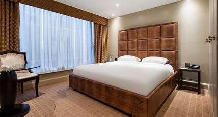 Radisson Blu Hotel, London Heathrow Room Type - Junior Suite