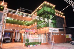Hotel CM Palace, Varanasi