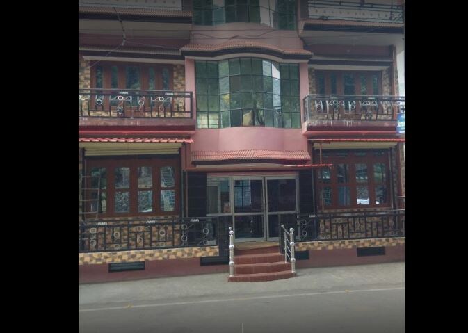 Hotel Suman Palace - Tap to explore photos