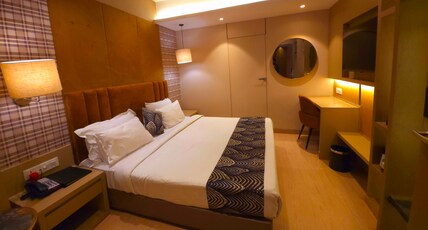 Lush Premier Hotel Room Type - Premier Executive Room