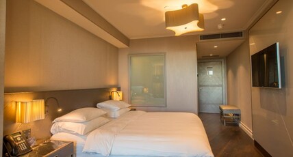 Radisson Blu Hotel Istanbul Ottomare Room Type - Standard Room - Balcony Radisson Blu Hotel Istanbul Ottomare Room Type - Standard Room - Balcony
