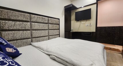 Oly Hotel Ruhaan Near New Delhi Railway St. Room Type - Standard Bedroom Oly Hotel Ruhaan Near New Delhi Railway St. Room Type - Standard Bedroom