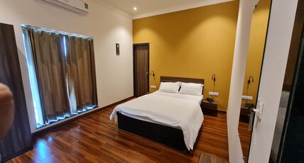 Hotel Galaxy Grand Room Type - Deluxe Room Hotel Galaxy Grand Room Type - Deluxe Room