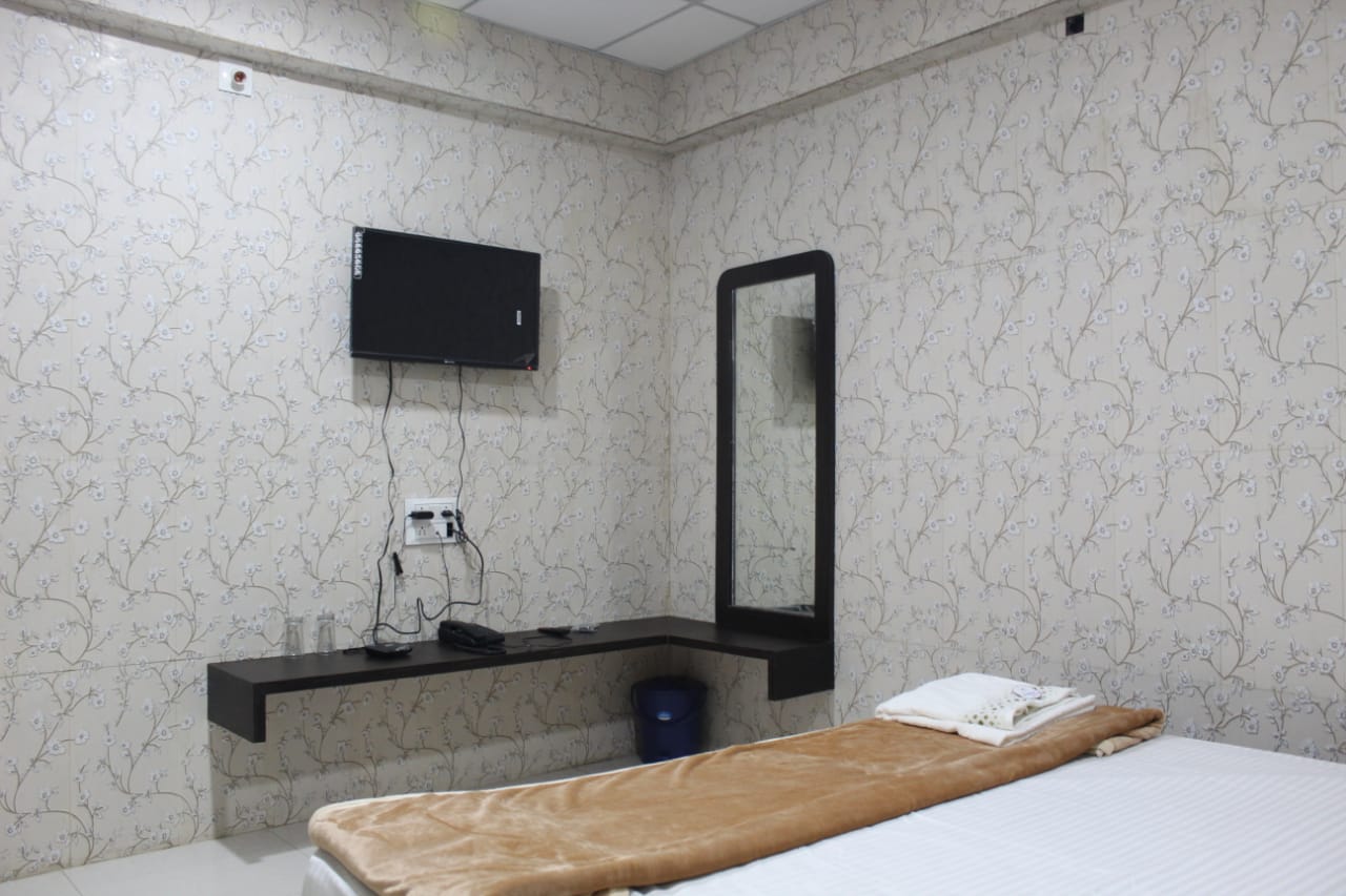 Hotel Vaibhav - Tap to explore photos